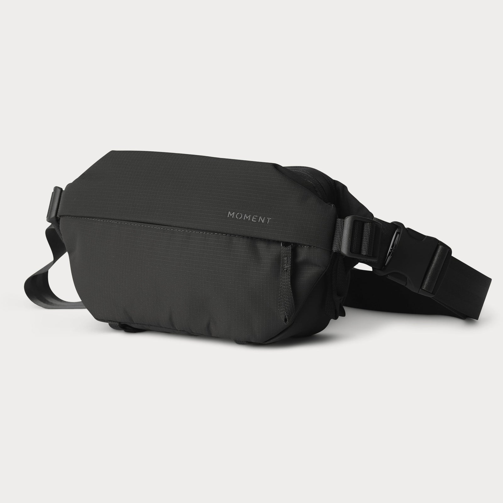 Moment Everything Sling 2L
